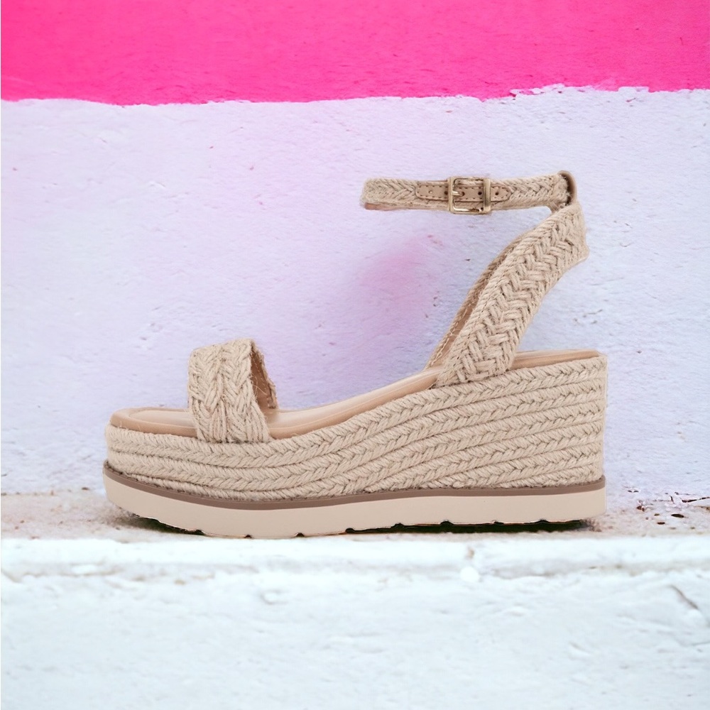Soda Beige Woven Wedges Ankle Straps Sz 6 Excellent Condition